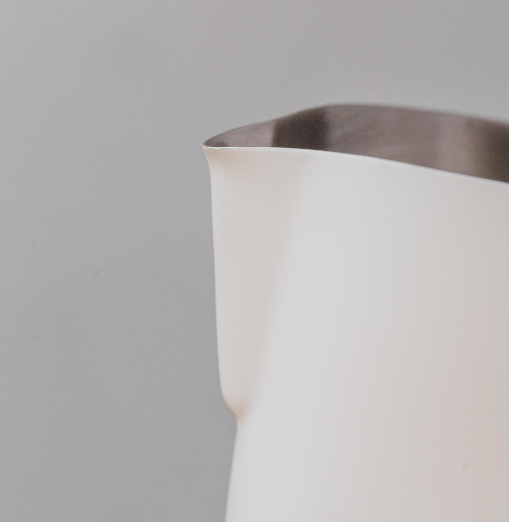 COFFEE NOW x WPM 15OZ NON-SLIP HANDLELESS COCONUT WHITE MILK PITCHER
