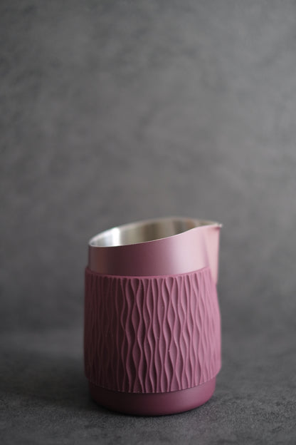 WPM 15OZ NON-SLIP HANDLESS MILK PITCHER (WITH SILICON SLEEVE)