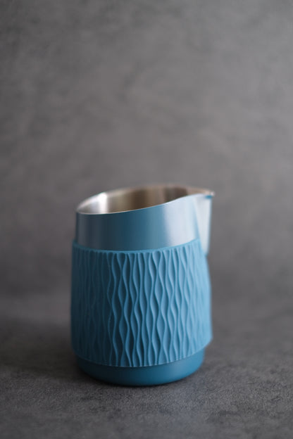 WPM 15OZ NON-SLIP HANDLESS MILK PITCHER (WITH SILICON SLEEVE)