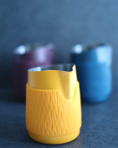 WPM 15OZ NON-SLIP HANDLESS MILK PITCHER (WITH SILICON SLEEVE)