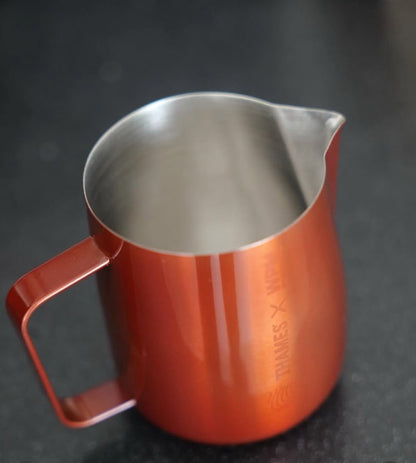 WPM 20OZ TITANIUM COMPETITION PITCHER - "THAMES X WPM" - METALLIC RED