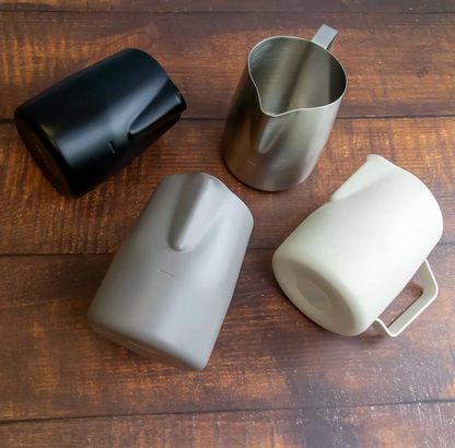 WPM 22OZ MATT WHITE/ BLACK MILK PITCHER (ROUND SPOUT)