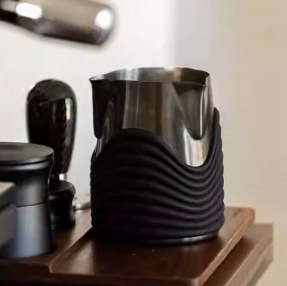 WPM KIMERA HANDLELESS PITCHER (TRI-3-SPOUTS)