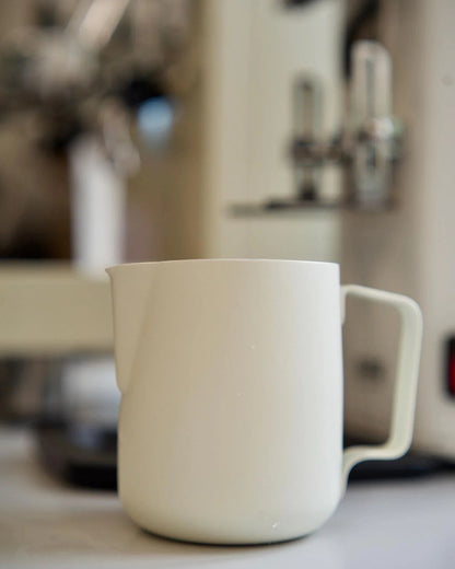 WPM 20OZ COCONUT WHITE COMPETITION PITCHER (LONG SHARP SPOUT)